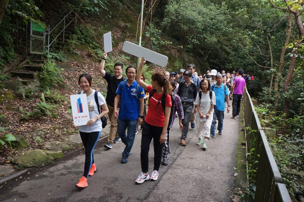 土力工程處與香港電台第一台《大氣候》節目於2019年5月25日合辦行山活動，有超過50名市民參加。土力工程處的岩土工程師，聯同《大氣候》節目主持，帶領一眾參加者由港島寶雲道花園出發，沿寶雲道健身徑，前往司徒拔道。沿途由土力工程師作導賞介紹，途經寶雲道一帶發生過天然山坡山泥傾瀉的事故現場，及多項政府防治山泥傾瀉工程，向市民解釋香港的山泥傾瀉風險。我們亦藉此機會宣傳在暴雨期間的山泥傾瀉自救錦囊，敎導市民如何應對山泥傾瀉威脅及正面回應山泥傾瀉警告訊息。